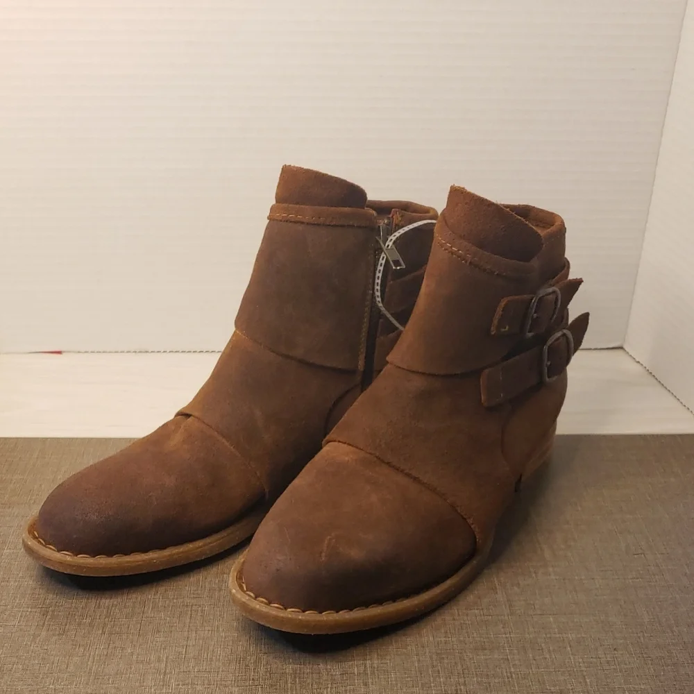 Born‎ Brown Moraga Bootie SZ 9.5